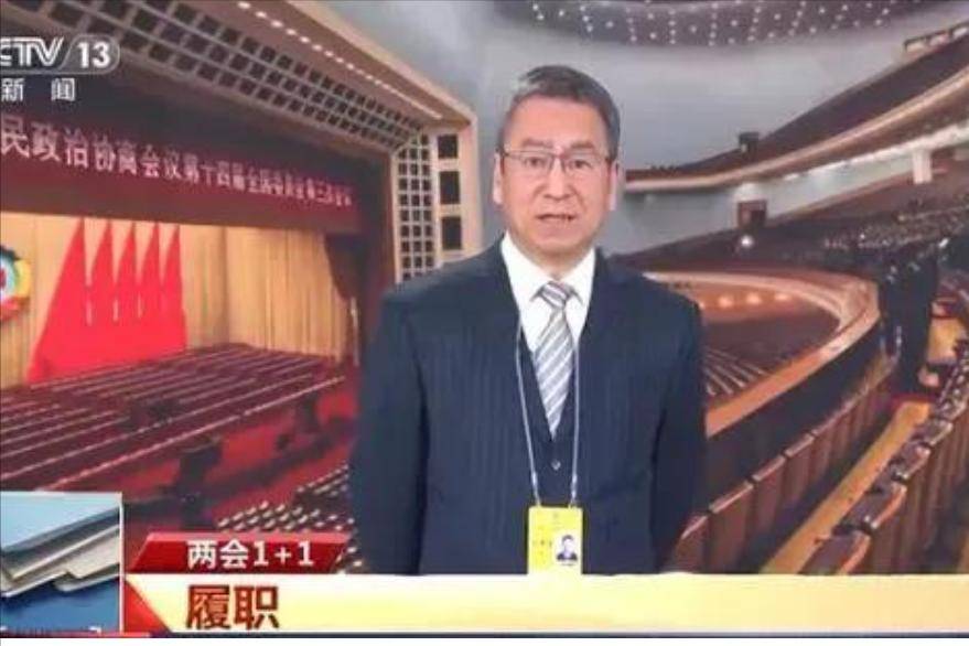 57岁的白岩松再次出圈，条条戳中民生痛点，网友直呼“太真实”