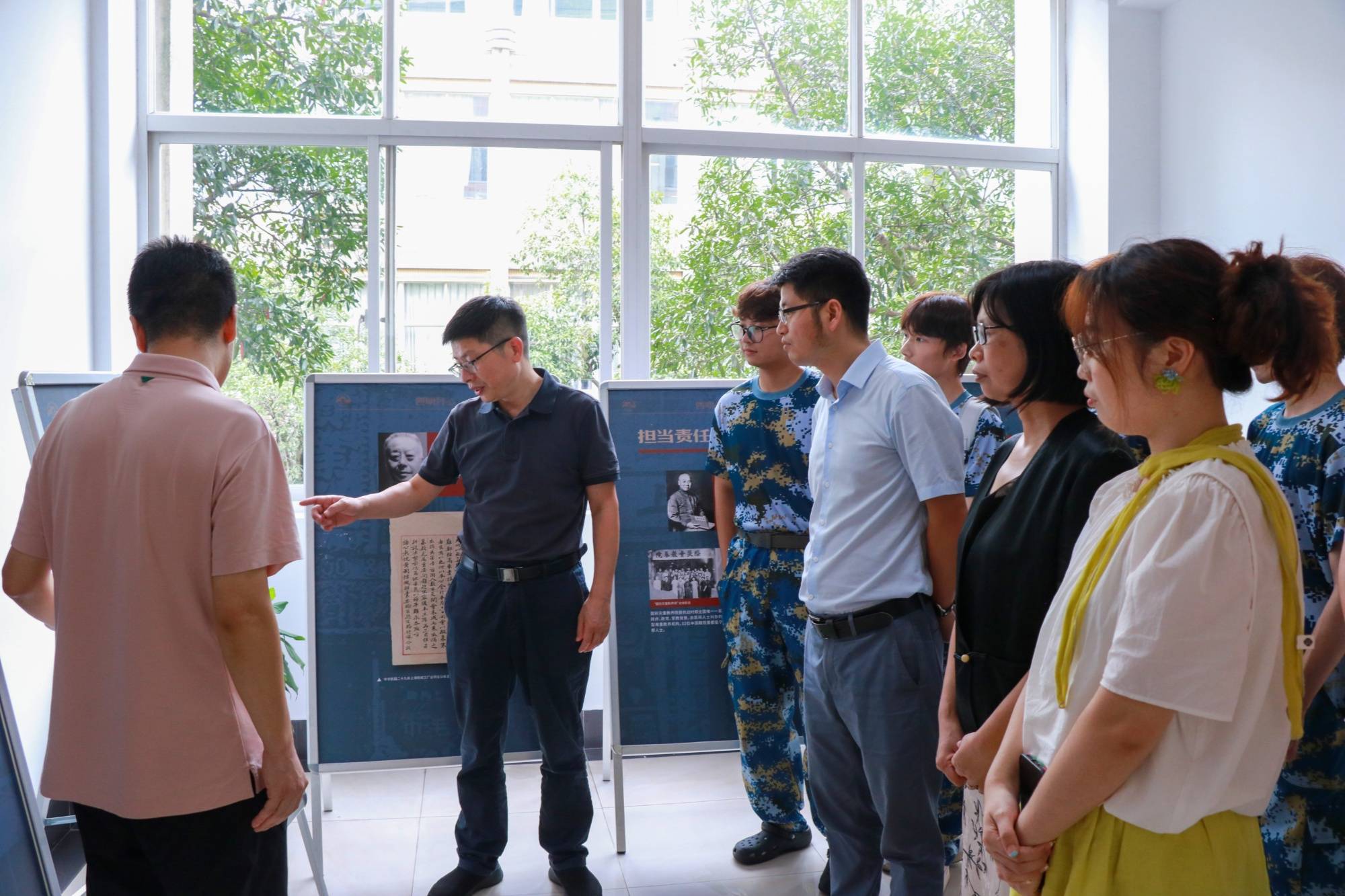 浙纺服职院：以“宣讲+特展”形式上好思政大课